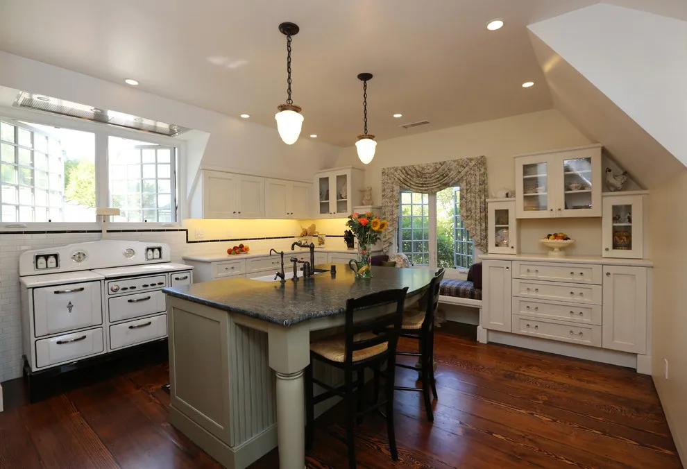 Chancellor Manor by Castle Construction Of Santa Barbara - Photo 32