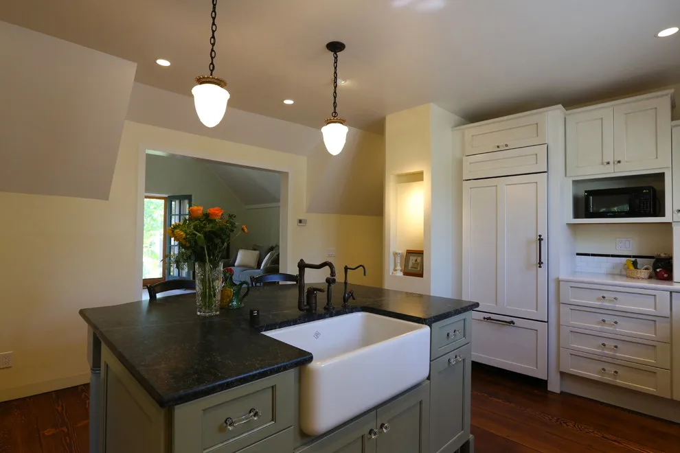 Chancellor Manor by Castle Construction Of Santa Barbara - Photo 7
