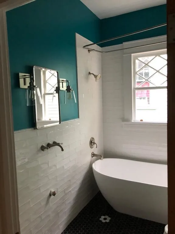 Enchanting bathroom renovation by Intown Craftsmen - Photo 5