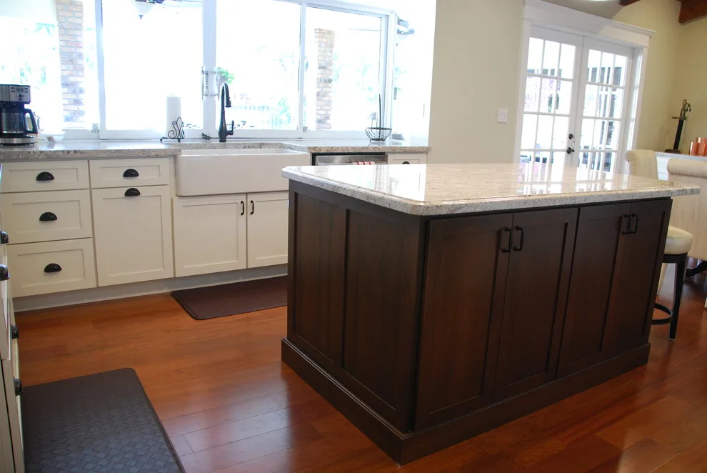 Stylish Modern Kitchen in Miami Falls Area by Eleet Fine American Cabinetry - Photo 6
