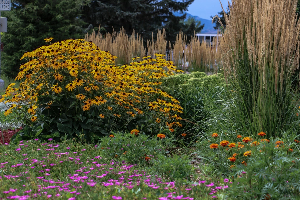 The Praire Garden by J. Gieo Pensoneault, MLA - Photo 7