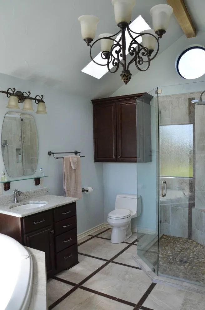 Chilcote Restroom by Servant Remodeling - Photo 2