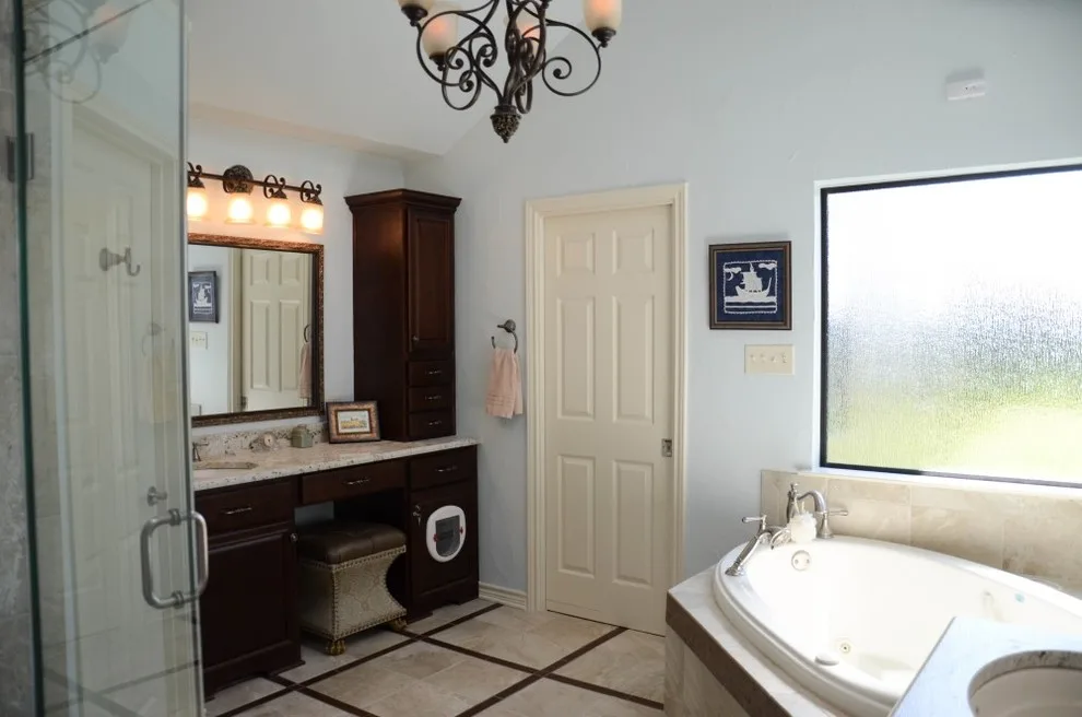 Chilcote Restroom by Servant Remodeling - Photo 4