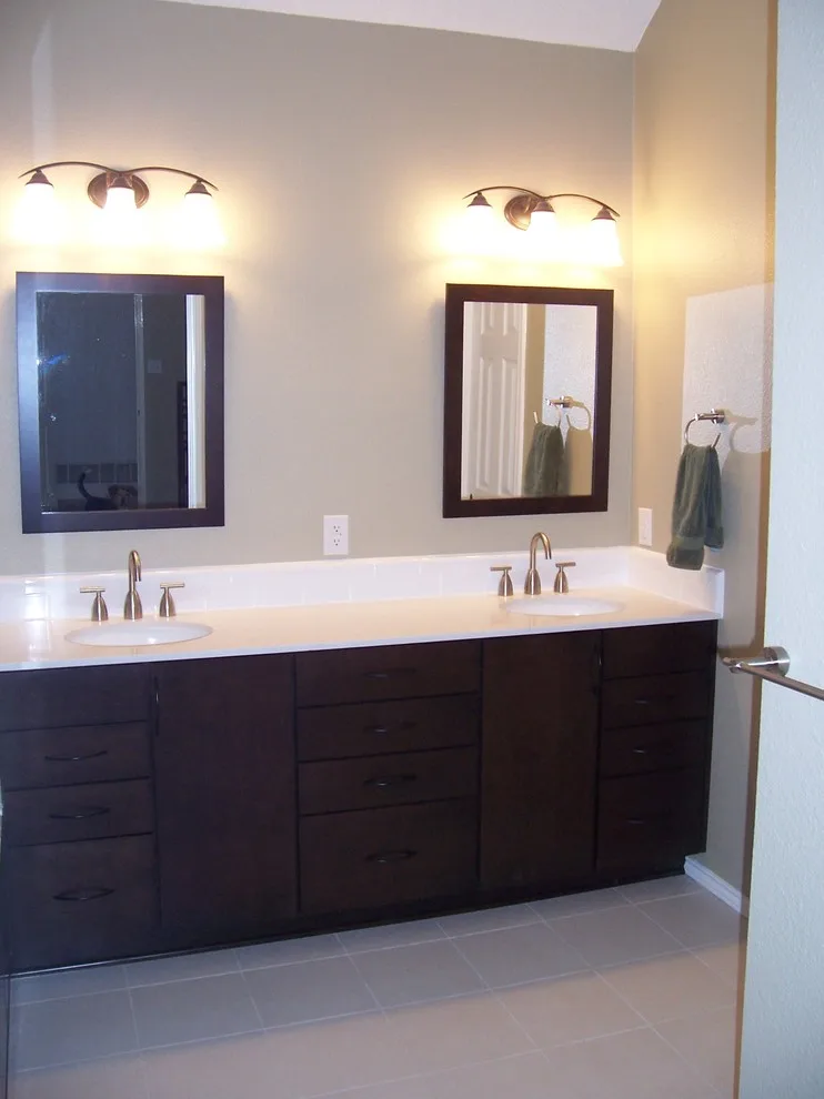 Cina Restroom by Servant Remodeling - Photo 3