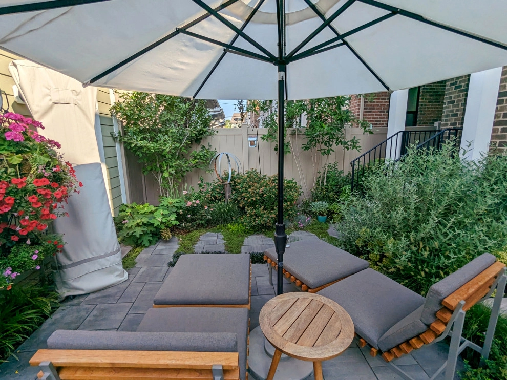 Small Lush Courtyard by Jacobs Grant Design Ltd - Photo 7