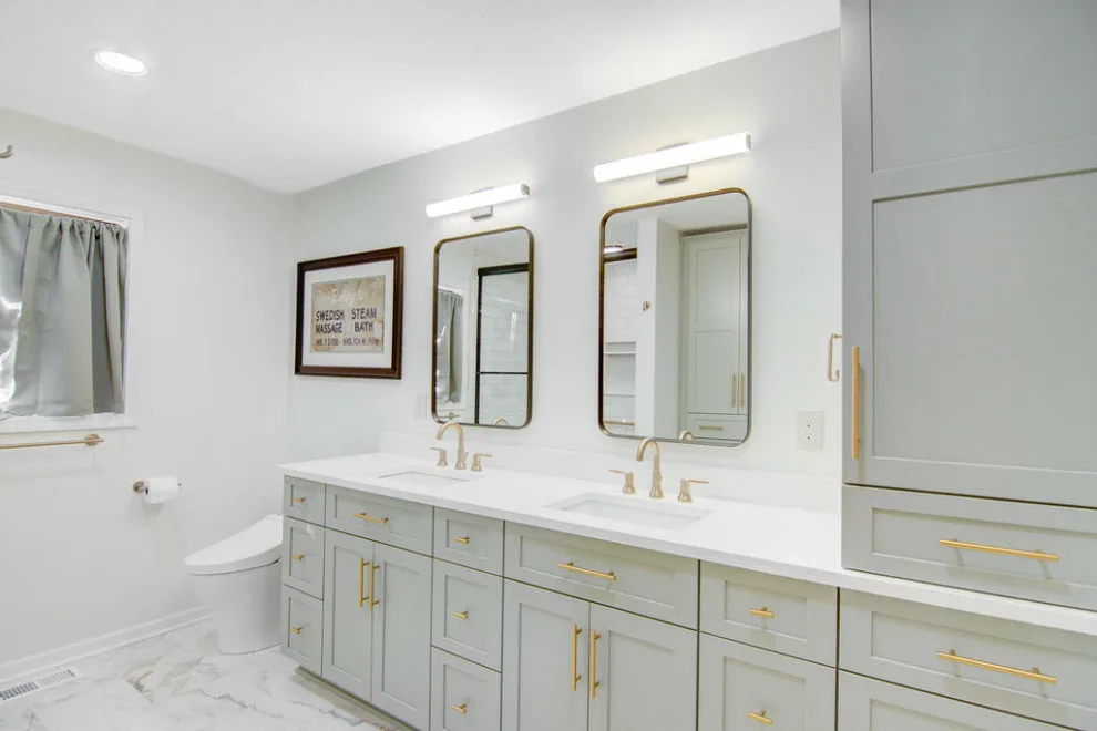 Timeless/Modern Primary Bathroom Renovation Kansas City, MO by KCBR Design | Remodel - Photo 8