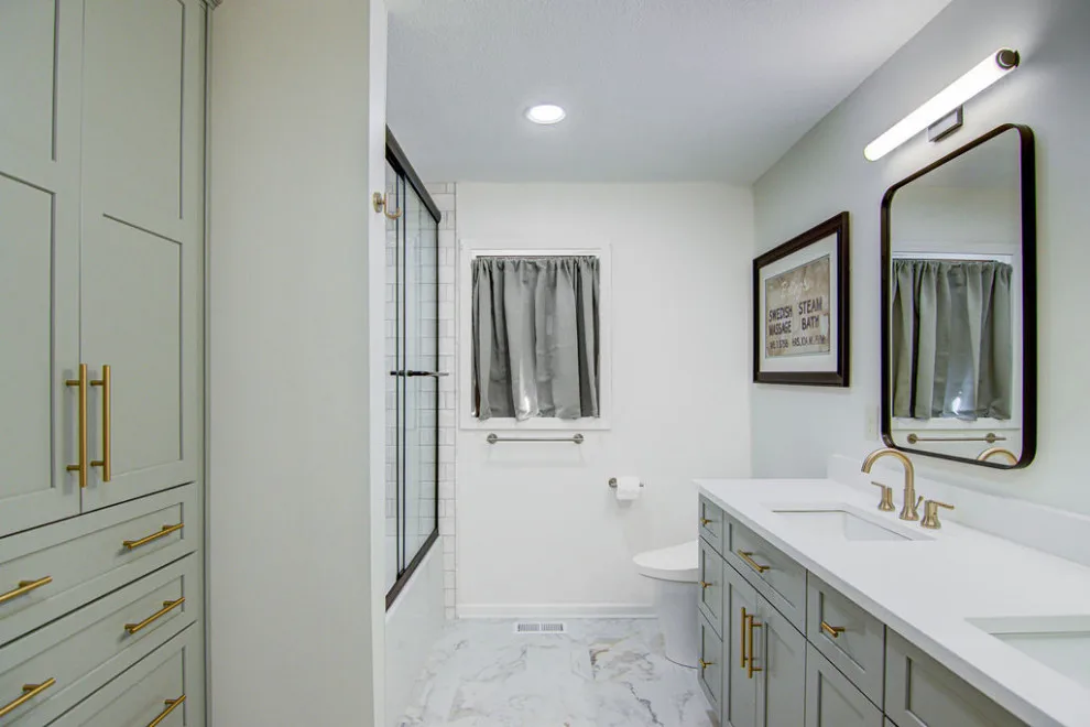Timeless/Modern Primary Bathroom Renovation Kansas City, MO by KCBR Design | Remodel - Photo 7