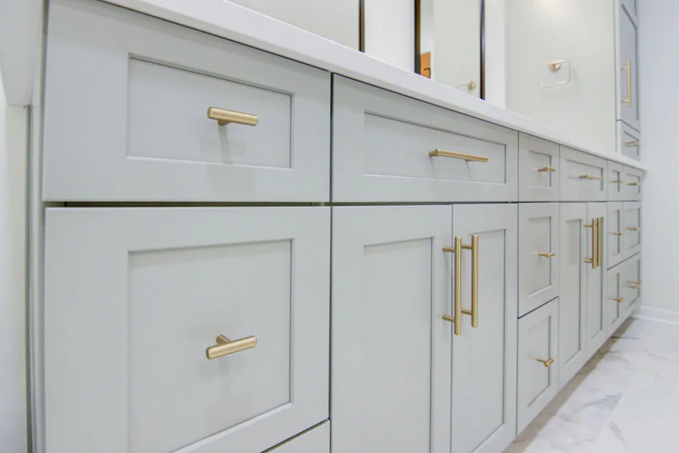 Timeless/Modern Primary Bathroom Renovation Kansas City, MO by KCBR Design | Remodel - Photo 6