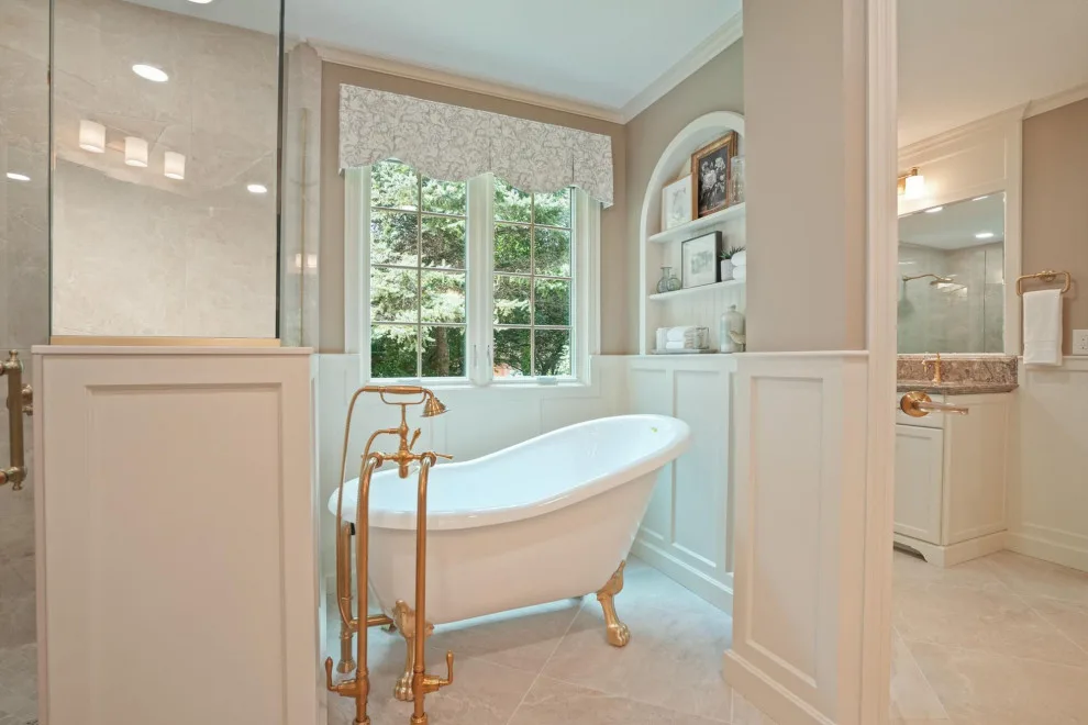 Traditional Main Bathroom by Dave Fox Design Build Remodelers - Photo 3