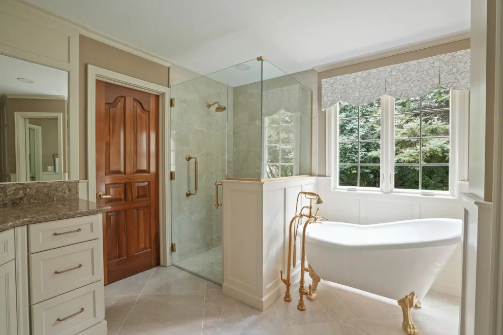 Traditional Main Bathroom by Dave Fox Design Build Remodelers - Photo 4