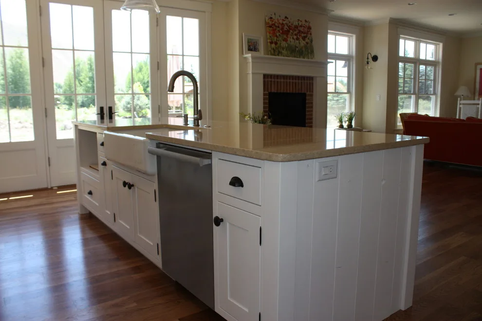 Timeless White Craftsman by Millennial Inc - Photo 2