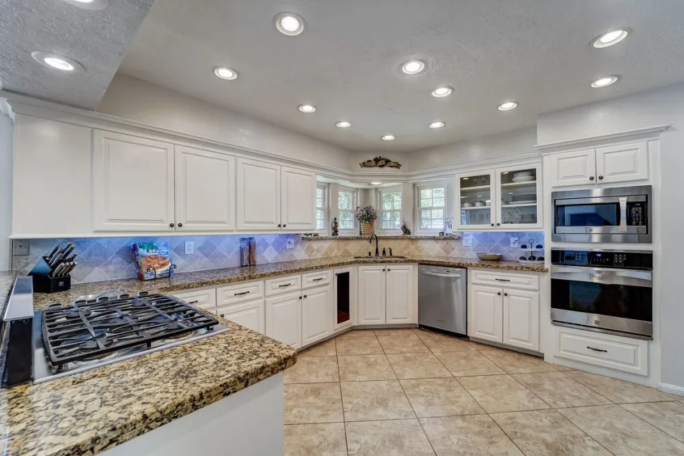 Houston Texas Classic White Kitchen Renovation by Smart Remodeling LLC - Photo 7