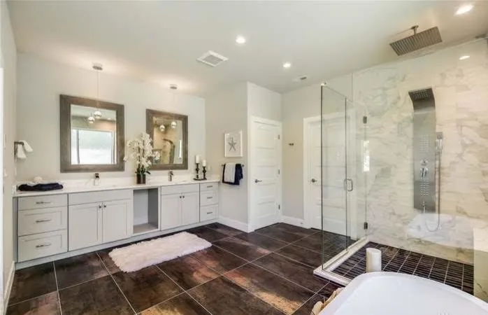 Luxury Interiors LLC - Photo 6