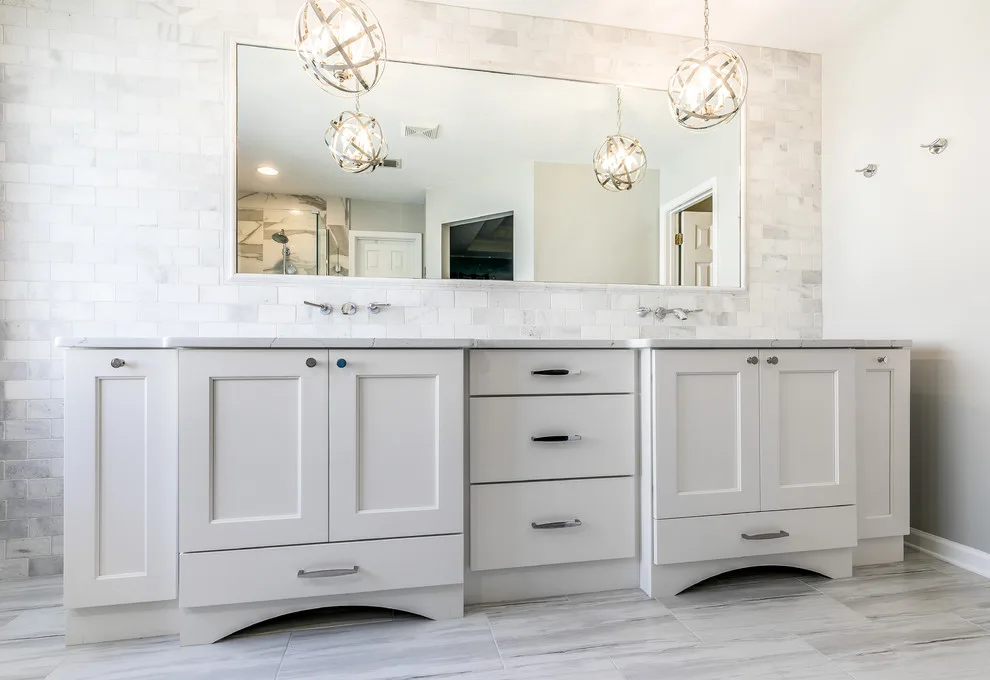 Minimalist White Bathroom Design by BeeTree Homes - Photo 5
