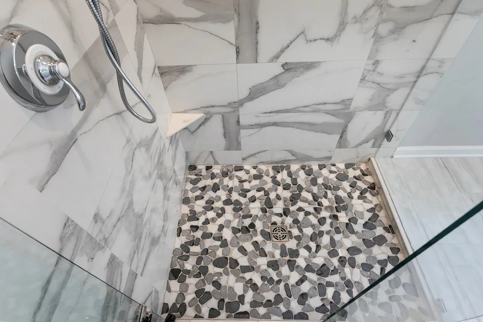 Minimalist White Bathroom Design by BeeTree Homes - Photo 4