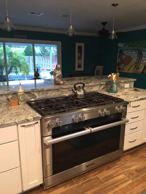 Yorktowne Cabinetry - Cocoa Beach Kitchen by Apollo Kitchen & Bath - Photo 3