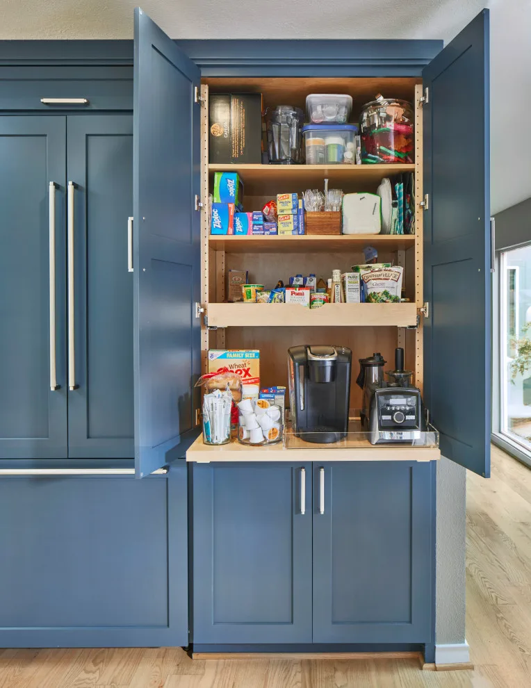 Dallas | Contemporary Kitchen with Organic Materials by Kitchen, Bath & Home - Texas - Photo 5