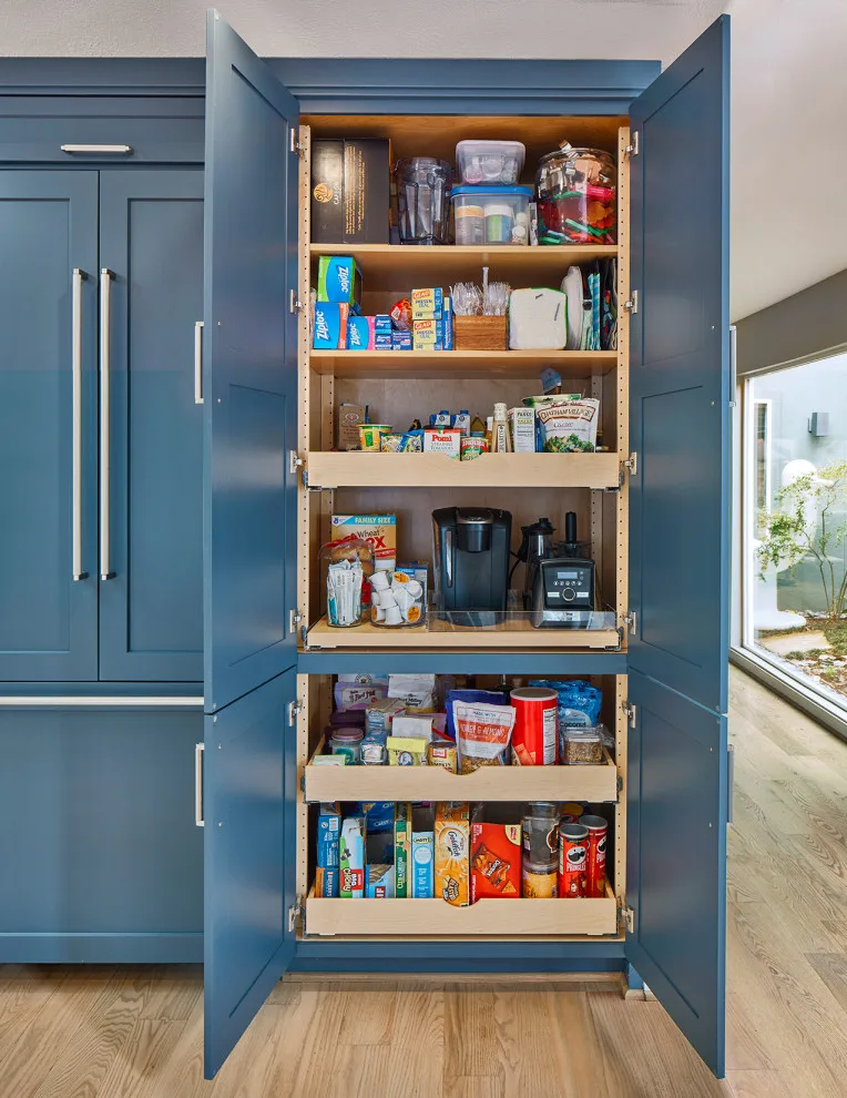 Dallas | Contemporary Kitchen with Organic Materials by Kitchen, Bath & Home - Texas - Photo 3
