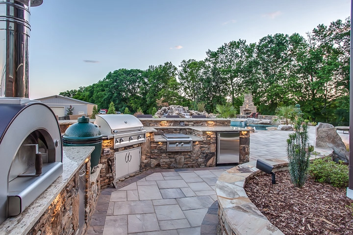 Outdoor Kitchen by Allin Landscaping - Photo 2