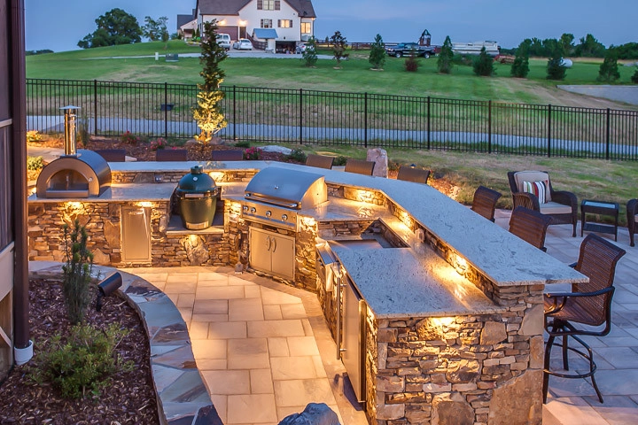 Outdoor Kitchen by Allin Landscaping - Photo 5