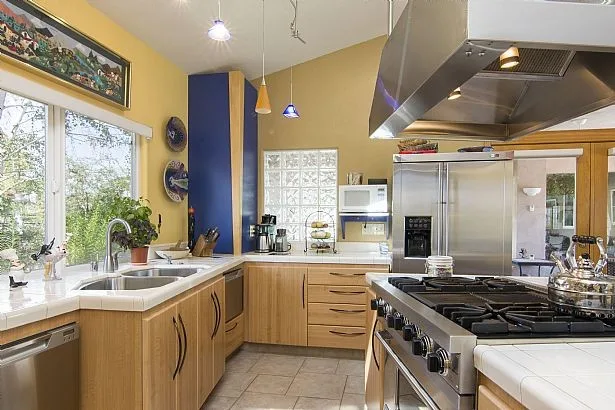 In-Law Suite Conversion from Garage in Palmdale by Lenton Company, Inc. - Photo 9