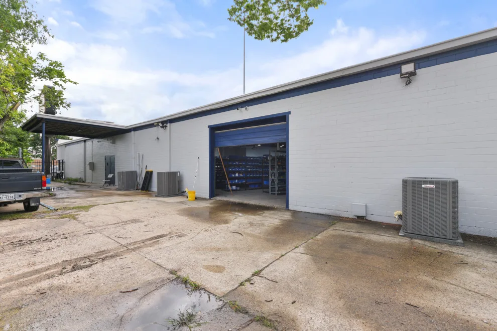 Houston Texas Commercial Renovation by Smart Remodeling LLC - Photo 11