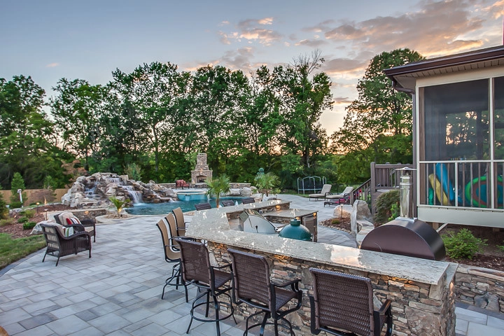 Outdoor Kitchen by Allin Landscaping - Photo 4