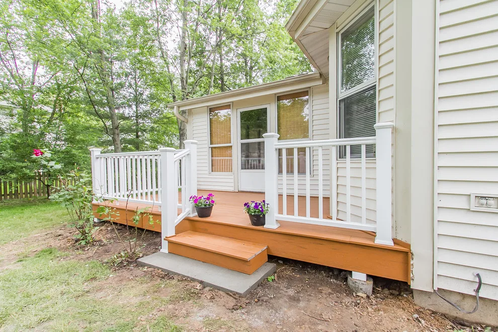 Ballwin Composite Deck by More For Less Remodeling - Photo 4