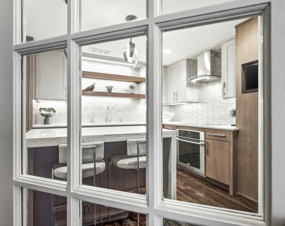 Water Tower Place Condo Renovation, Chicago by Airoom Architects-Builders-Remodelers - Photo 3