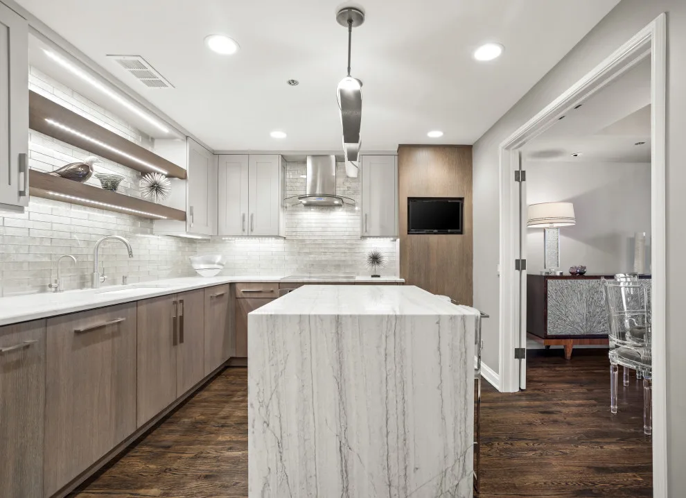 Water Tower Place Condo Renovation, Chicago by Airoom Architects-Builders-Remodelers - Photo 2