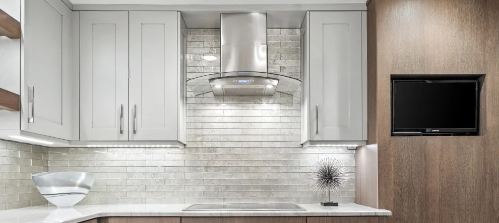 Water Tower Place Condo Renovation, Chicago by Airoom Architects-Builders-Remodelers - Photo 18