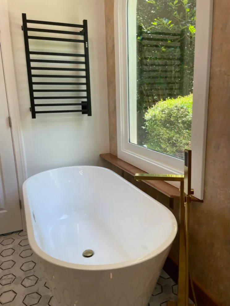Modern bathroom by Custom Professional Remodeling, Inc - Photo 6