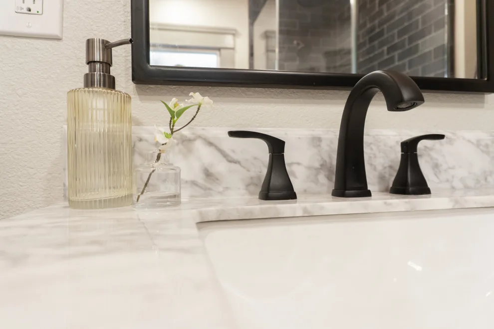 Modern Bathroom by KHB Construction Inc. - Photo 4