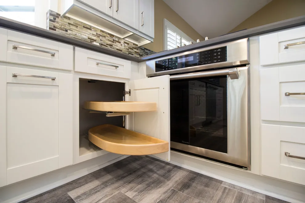 Modern Kitchen - Thousand Oaks by Metropolis Drafting And Construction Inc - Photo 2