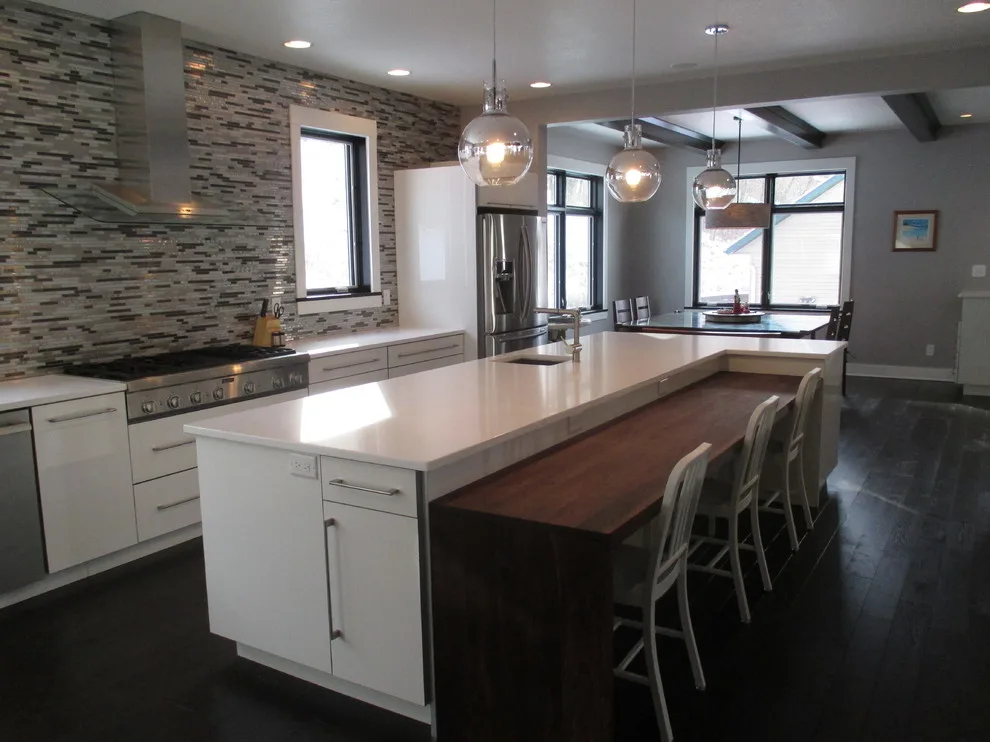 Modern Residence in La Crosse by Wisconsin Building Supply - Photo 9
