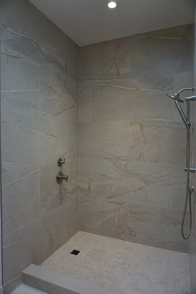 Modern spa-like bathroom by Amos Tile LV - Photo 5