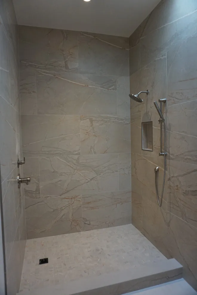 Modern spa-like bathroom by Amos Tile LV - Photo 4