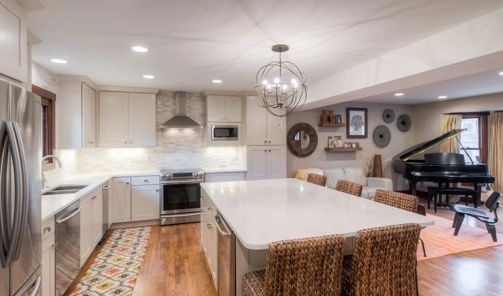 Modern Kitchen by Kitchens On Broadway - Photo 4