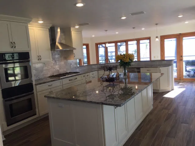 Apollo Kitchen & Bath - Photo 4