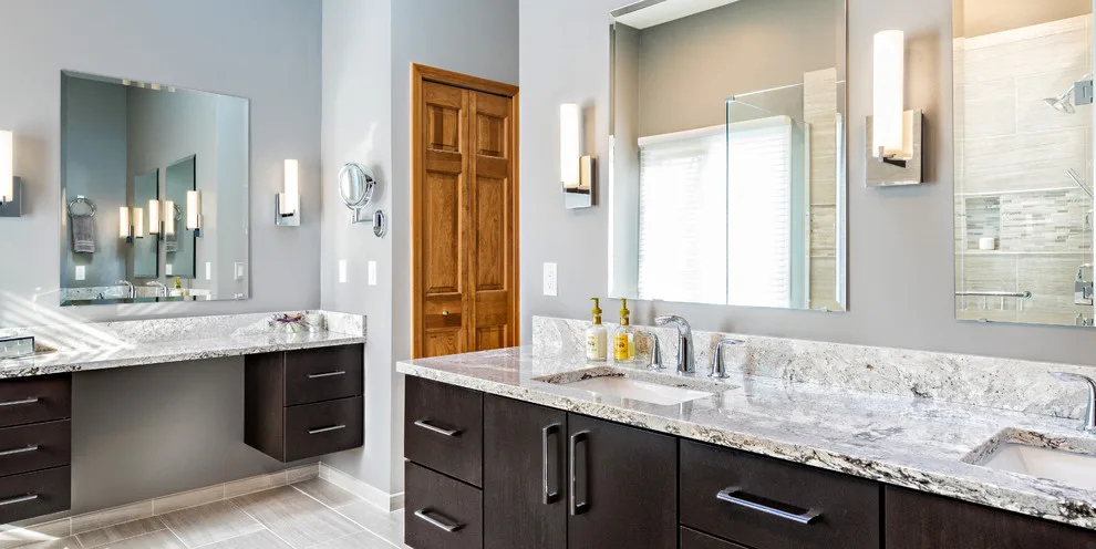 Modern master bathroom in Shelby Township by Lincorp / Borchert - Photo 3