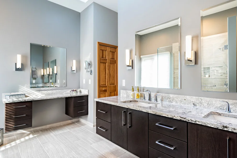 Modern master bathroom in Shelby Township by Lincorp / Borchert - Photo 6