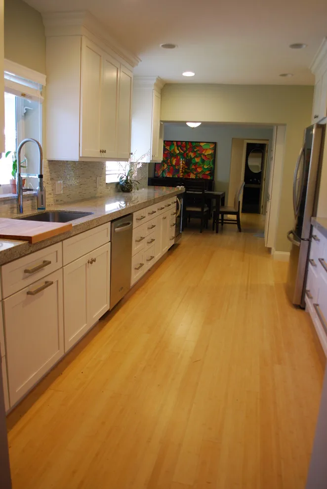 Modern Pinecrest Kitchen by Eleet Fine American Cabinetry - Photo 4