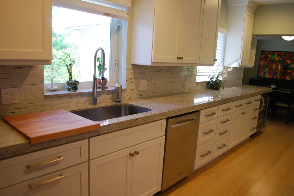 Modern Pinecrest Kitchen by Eleet Fine American Cabinetry - Photo 2