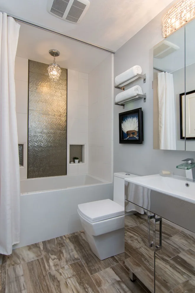 Modern Santa Clarita Guest Bath by Lenton Company, Inc. - Photo 2