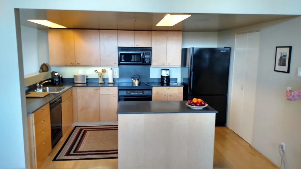 Modern Emeryville Kitchen Condo by Custom Kitchens By John Wilkins, Inc. - Photo 5
