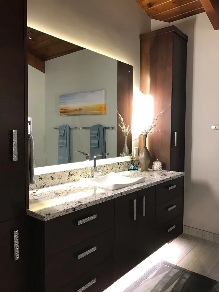 Builder's Personal Residence: Main Bathroom by On The Level Remodeling Company - Photo 4