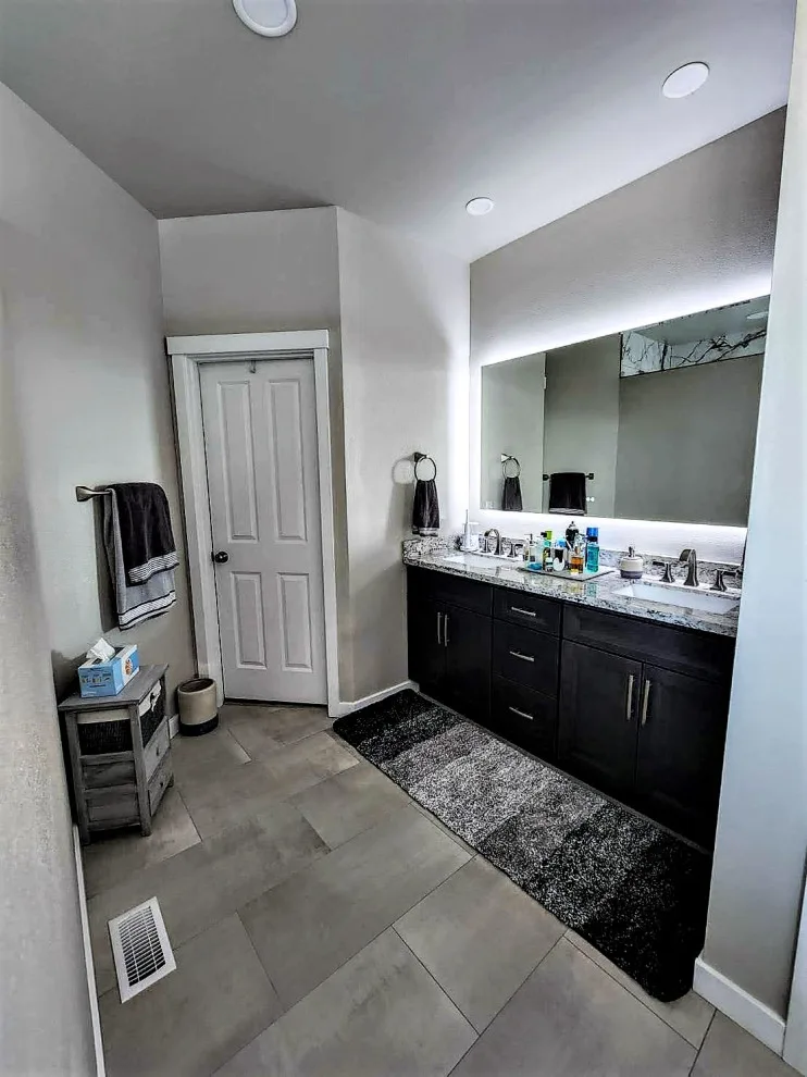 Primary Bathroom C by Roma General Contractor LLC - Photo 3