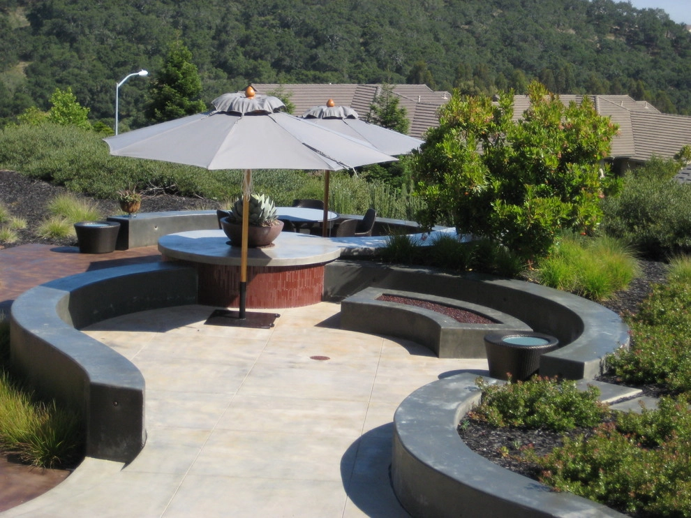 Curvalicious by Jeffrey Gordon Smith Landscape Architecture - Photo 21