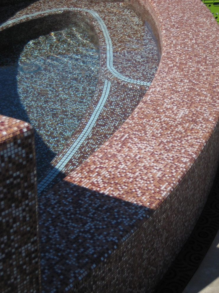 Curvalicious by Jeffrey Gordon Smith Landscape Architecture - Photo 22