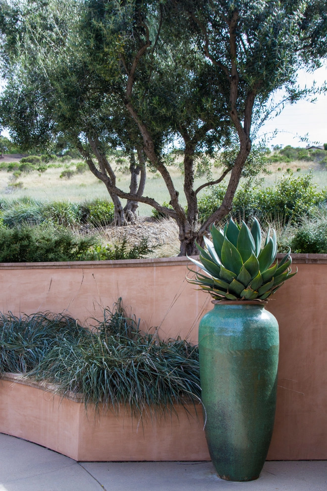 Spanish Revival over Seven Sisters by Jeffrey Gordon Smith Landscape Architecture - Photo 2